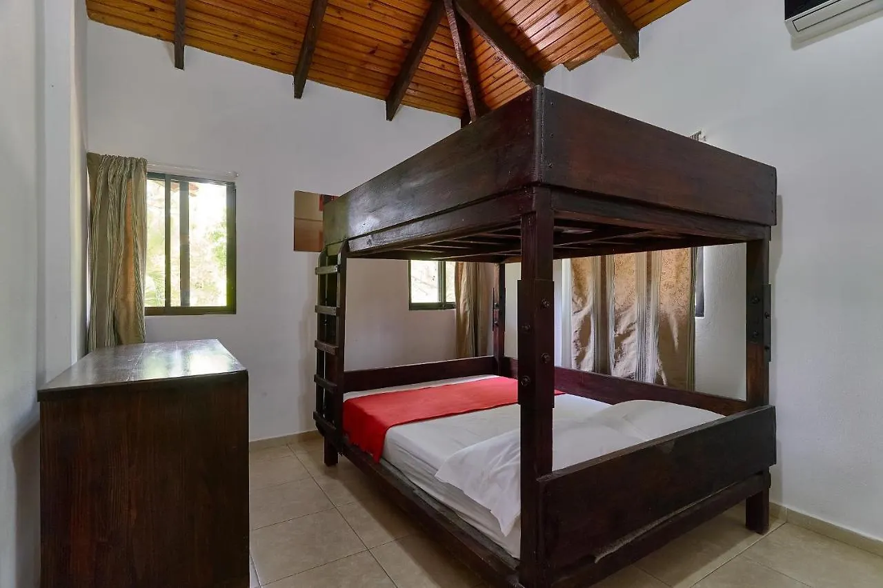 Villa Bayacanes en la carretera La Vega Jarabacoa