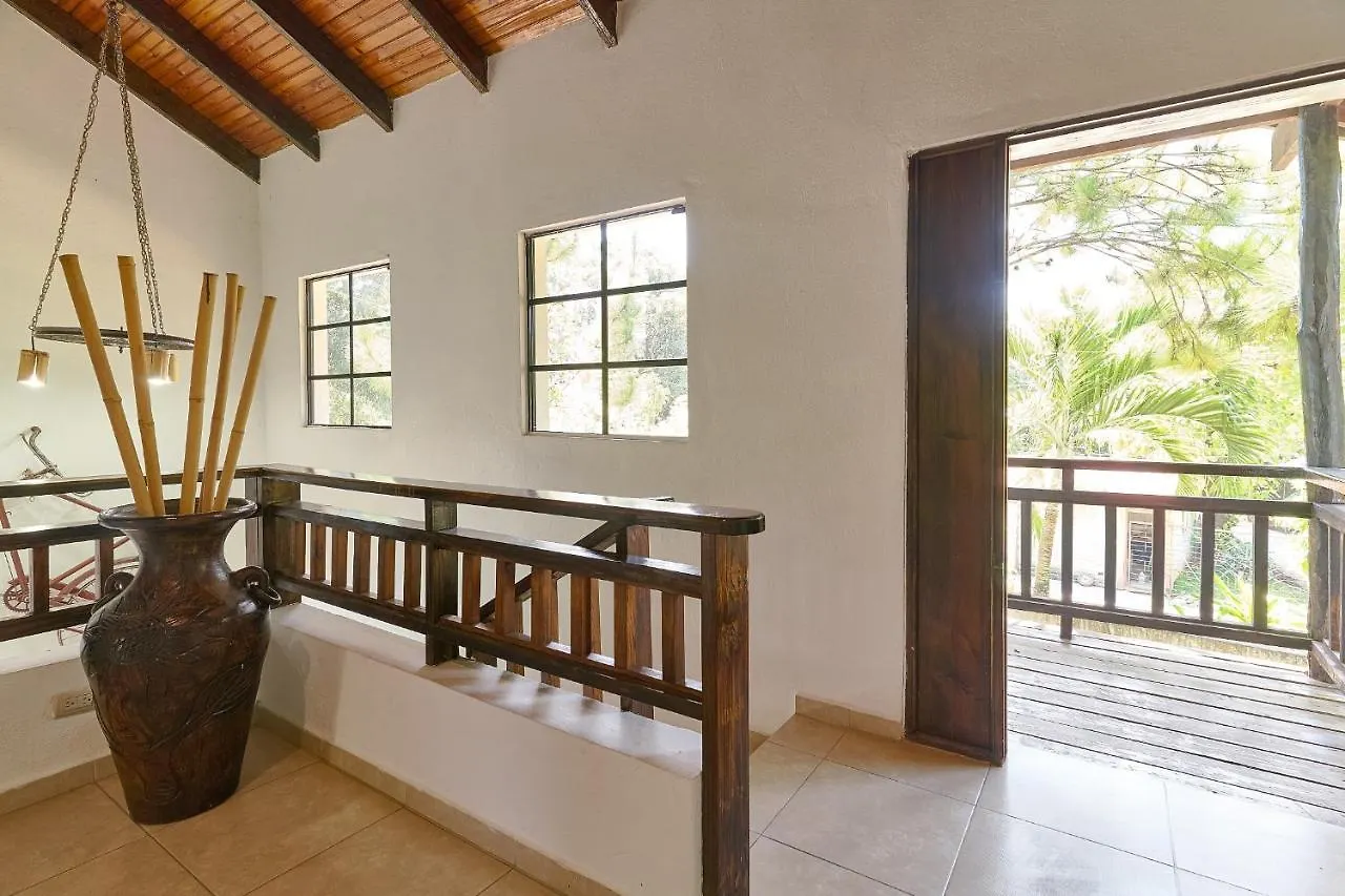 Villa Bayacanes en la carretera La Vega Jarabacoa